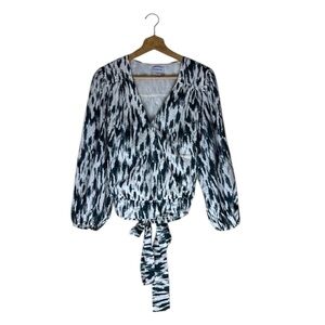 Evereve Carson Wrap Top Ikat Print Size Large